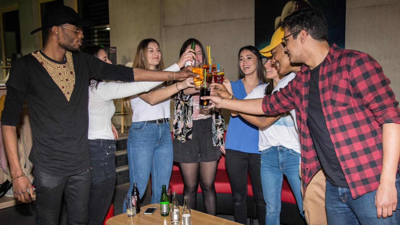 The Bowling Hotel Grens Ngoại thất bức ảnh